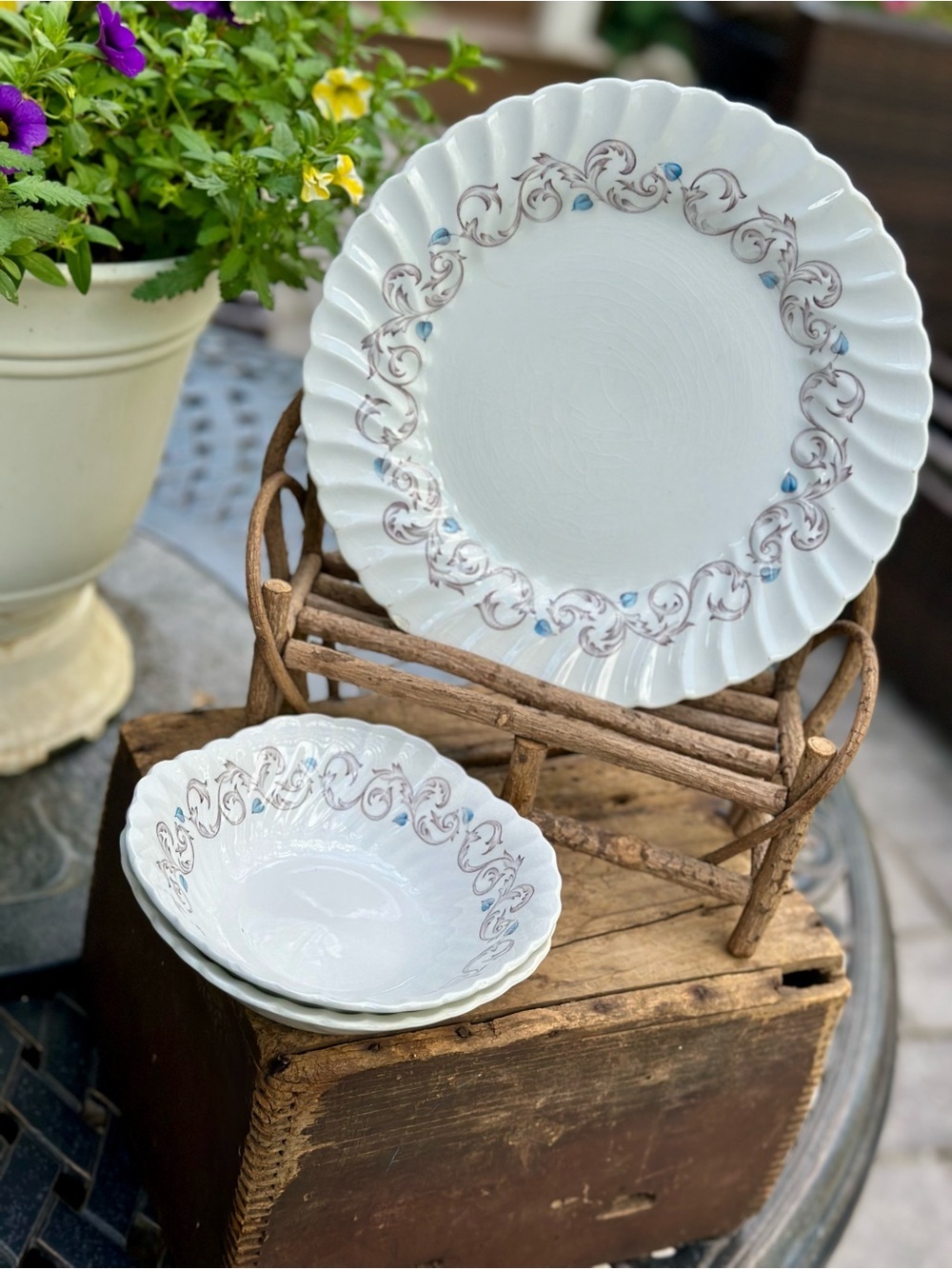 Johnson Bros Encore Ironstone 2 Cereal Bowls & Dinner Plate England